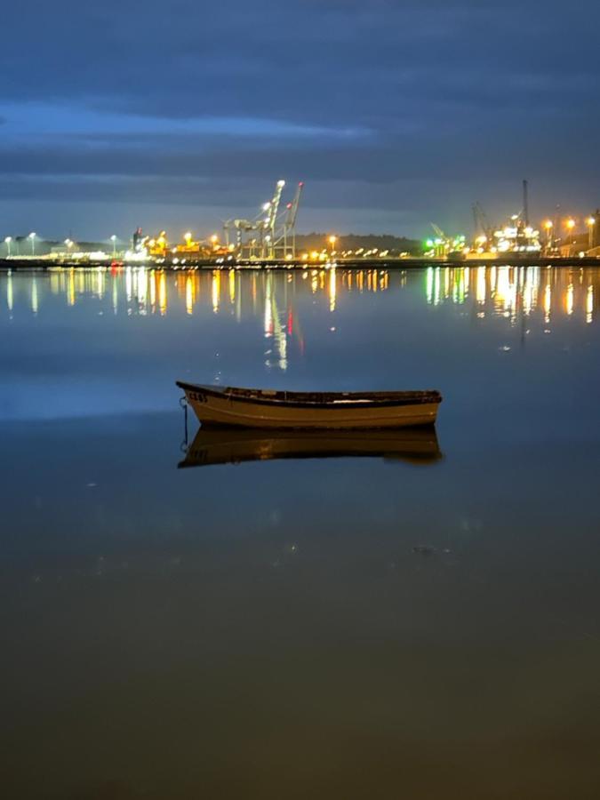 The Lodge, Monkstown Monkstown  エクステリア 写真